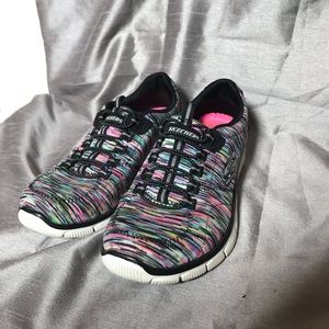 Sketchers Shoes